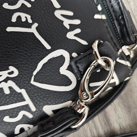Luv Betsey by Betsey Johnson Black White Crossbody Wristlet NEW - Picture 3 of 10